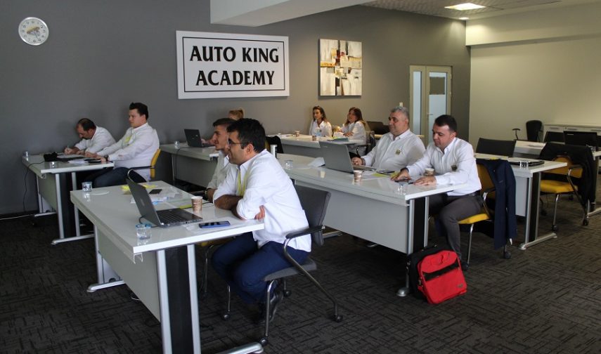 Auto King Akademi'de Eğitimler 2020'de de Devam Ediyor 2 Auto King Akademi'de Eğitimler 2020'de de Devam Ediyor