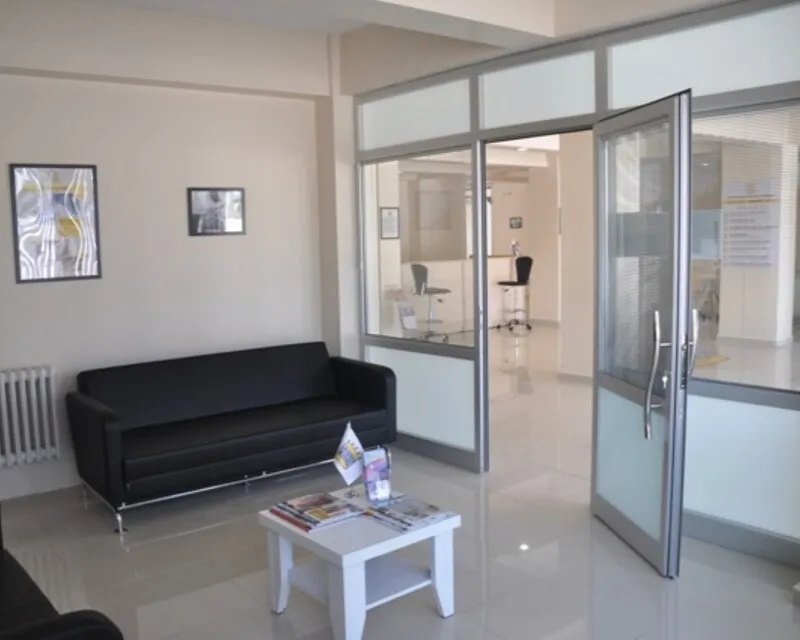 Düzce Merkez Oto Servis bekleme alanı