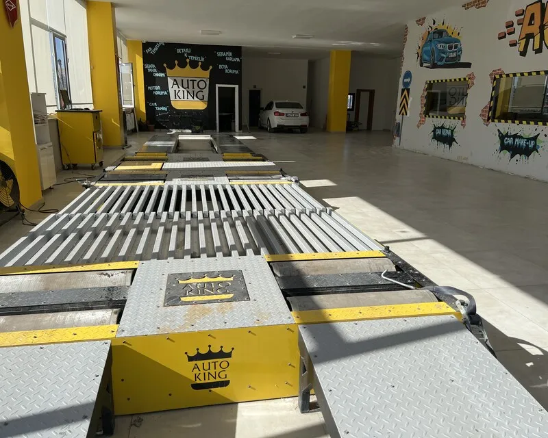 Elazığ Merkez Oto Servis lift kısmının iç görünüm