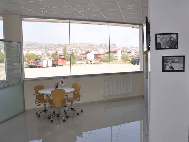 Tokat Merkez Oto Servis giriş alanı