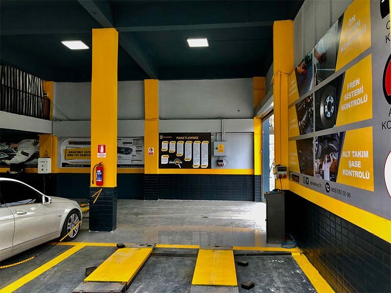 Denizli Merkezefendi Oto Ekspertiz araç kaldırma istasyonu