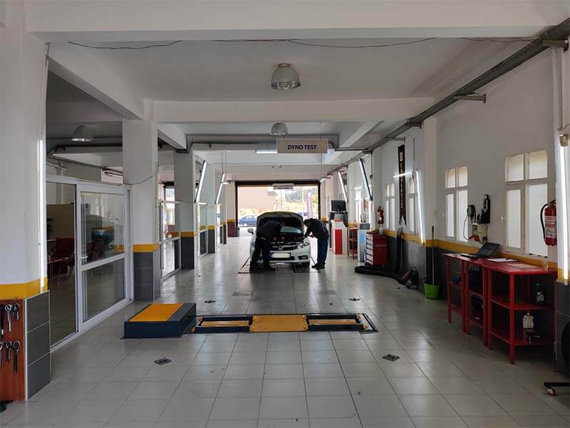 İzmir Gaziemir Oto Ekspertiz iç görünüm
