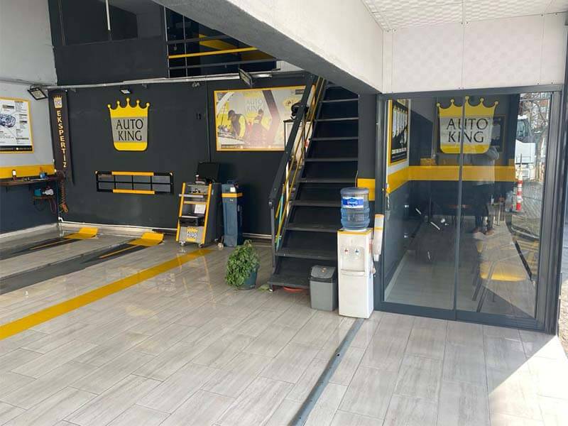 Manisa Akhisar Oto Ekspertiz sağ iç görünüm