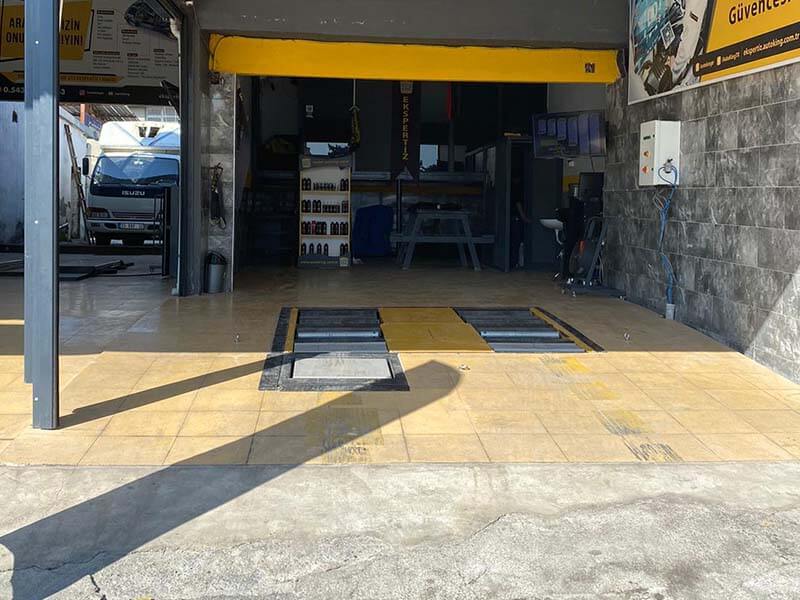 Mersin Tarsus Sanayi Oto Ekspertiz sağ iç görünüm